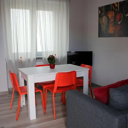 La Luna Blu Malpensa Papaveri Apartment *